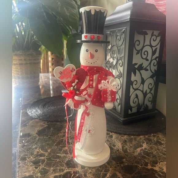 Valentine's Day Snowman Nutcracker! - Picture 1 of 6